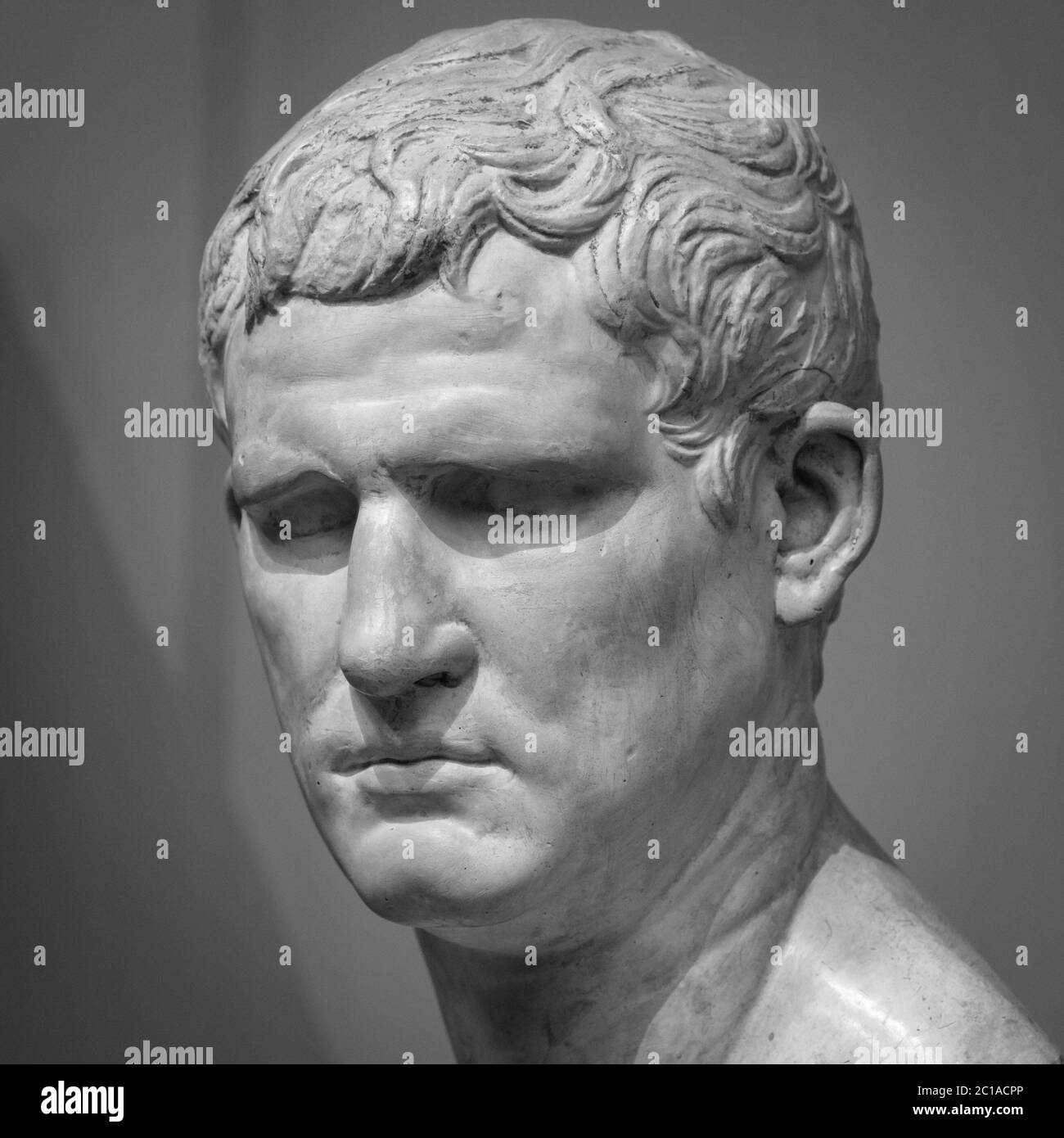 Head and shoulders detail of the ancient sculpture Stock Photo Alamy