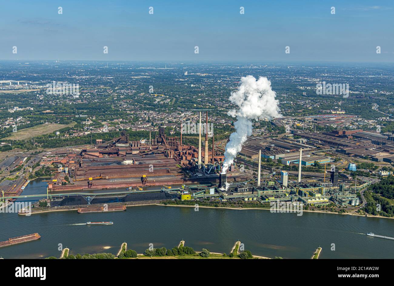Aerial photo, Rhine, cloud of exhaust smoke over Duisburg Marxloh, thyssenkrupp - KBS - Kokerei Schwelgern, ThyssenKrupp EVOS Baucontainer, steel prod Stock Photo