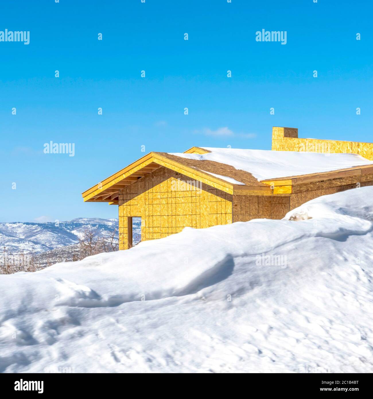 New square under snow hi-res stock photography and images - Alamy