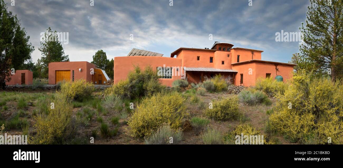 Straw bale house hires stock photography and images Alamy