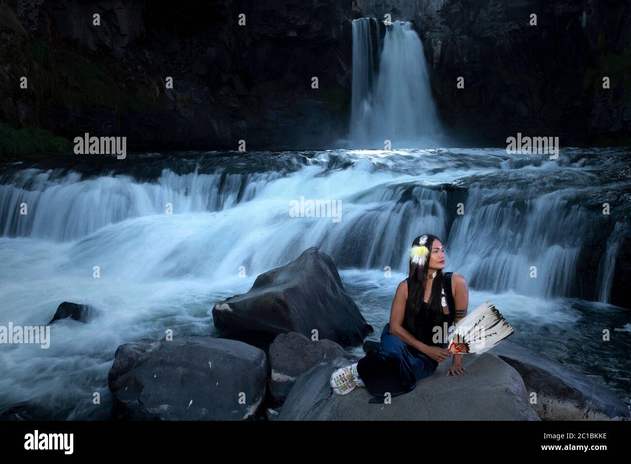 USA, Oregon, White River Falls, Indian Maiden Acosia Red Elk at falls