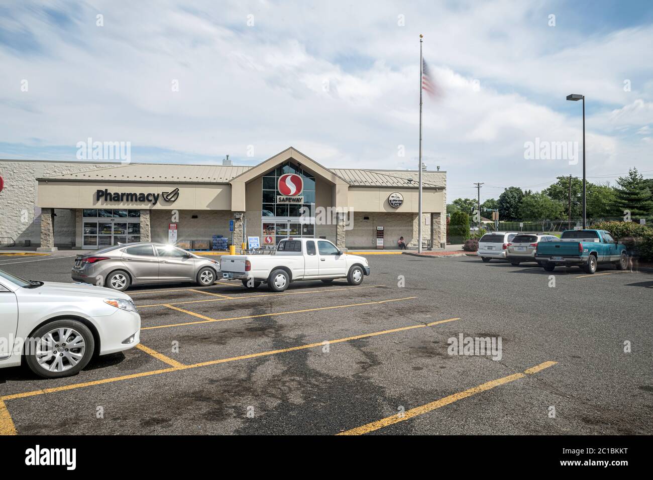 USA, Oregon, Milton-Freewater, OR 2019, Safeway Parking Lot Stock Photo