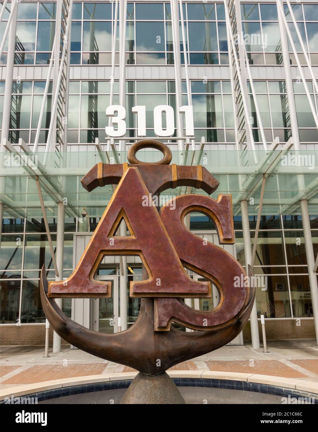 Newport news shipbuilding hires stock photography and images Alamy