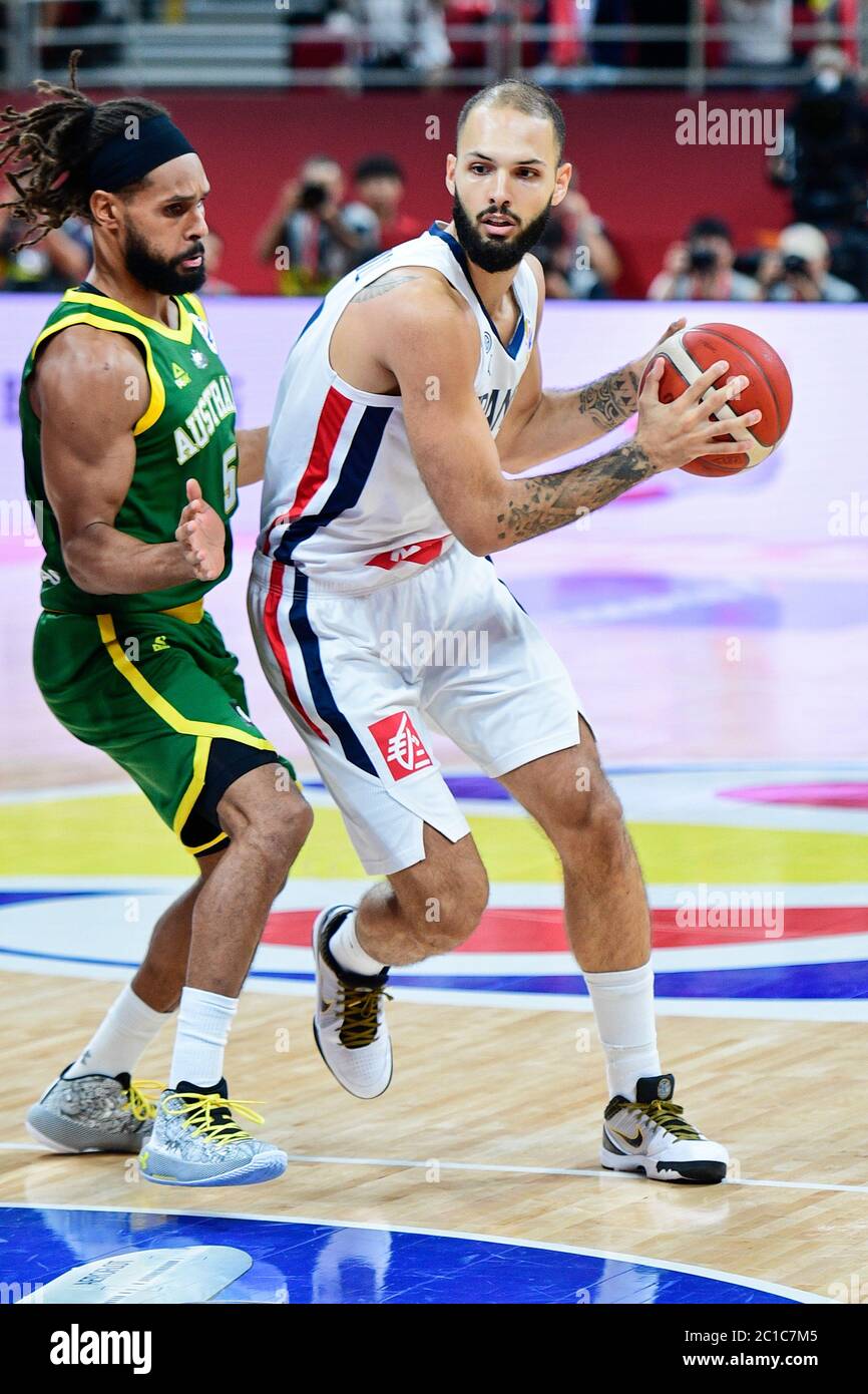 Evan Fournier (France) against Patty Mills (Australia). FIBA Basketball