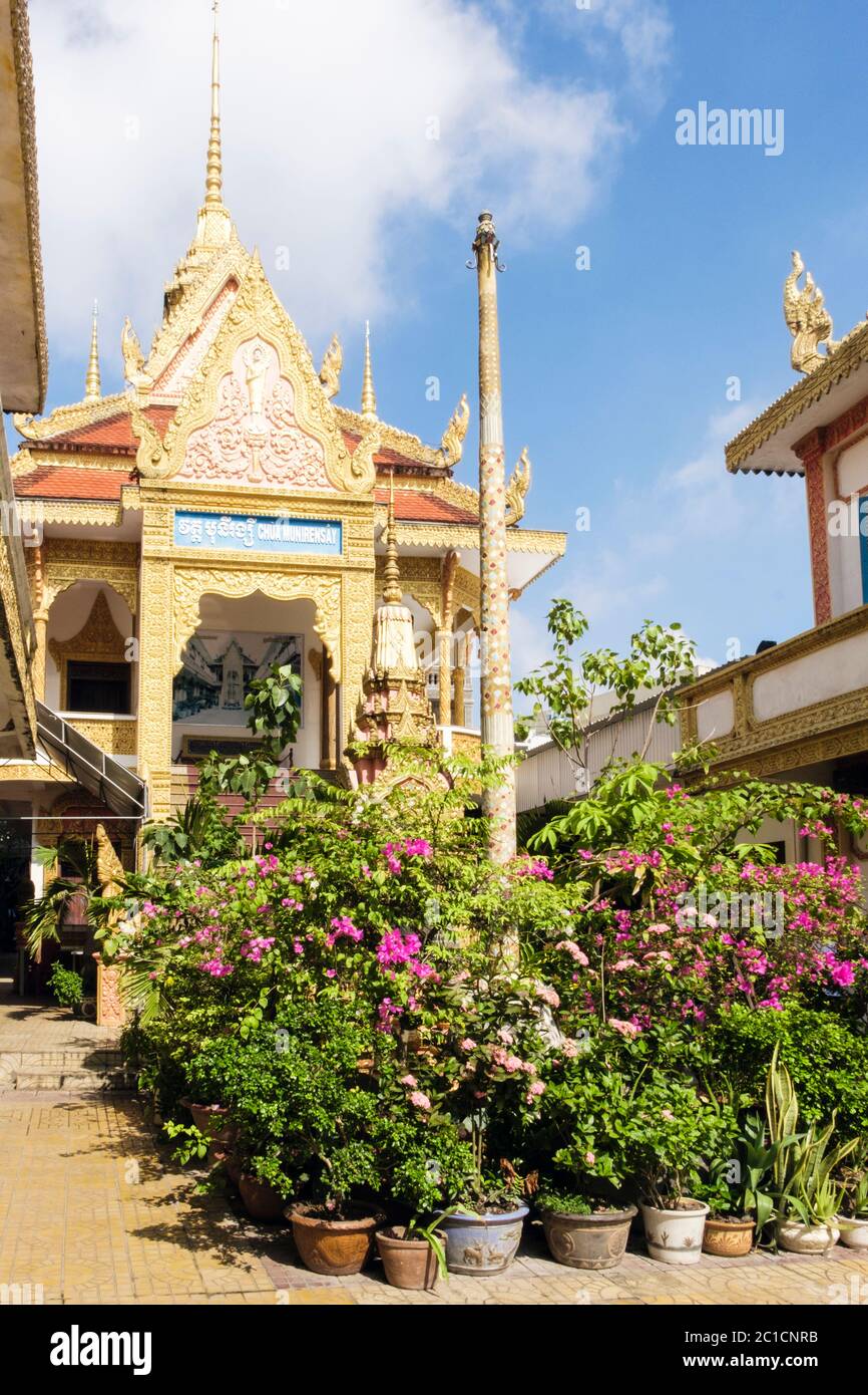 Munirensay khmer pagoda hi-res stock photography and images - Alamy