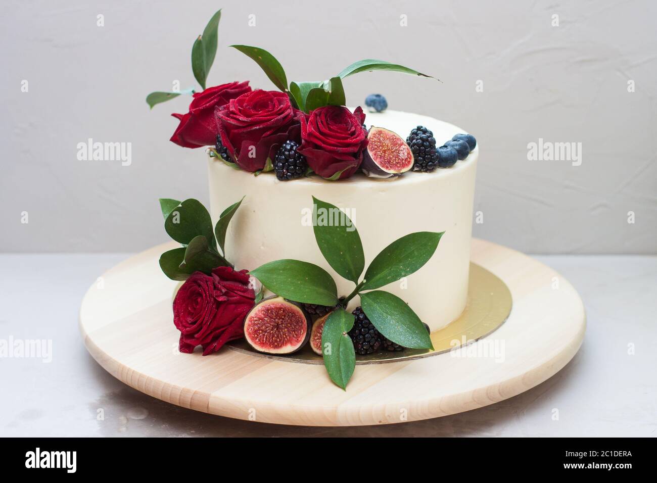 Plain Wedding Cake Design High Resolution Stock Photography And Images Alamy Plain Wedding Cake Design High Resolution Stock Photography And Images Alamy