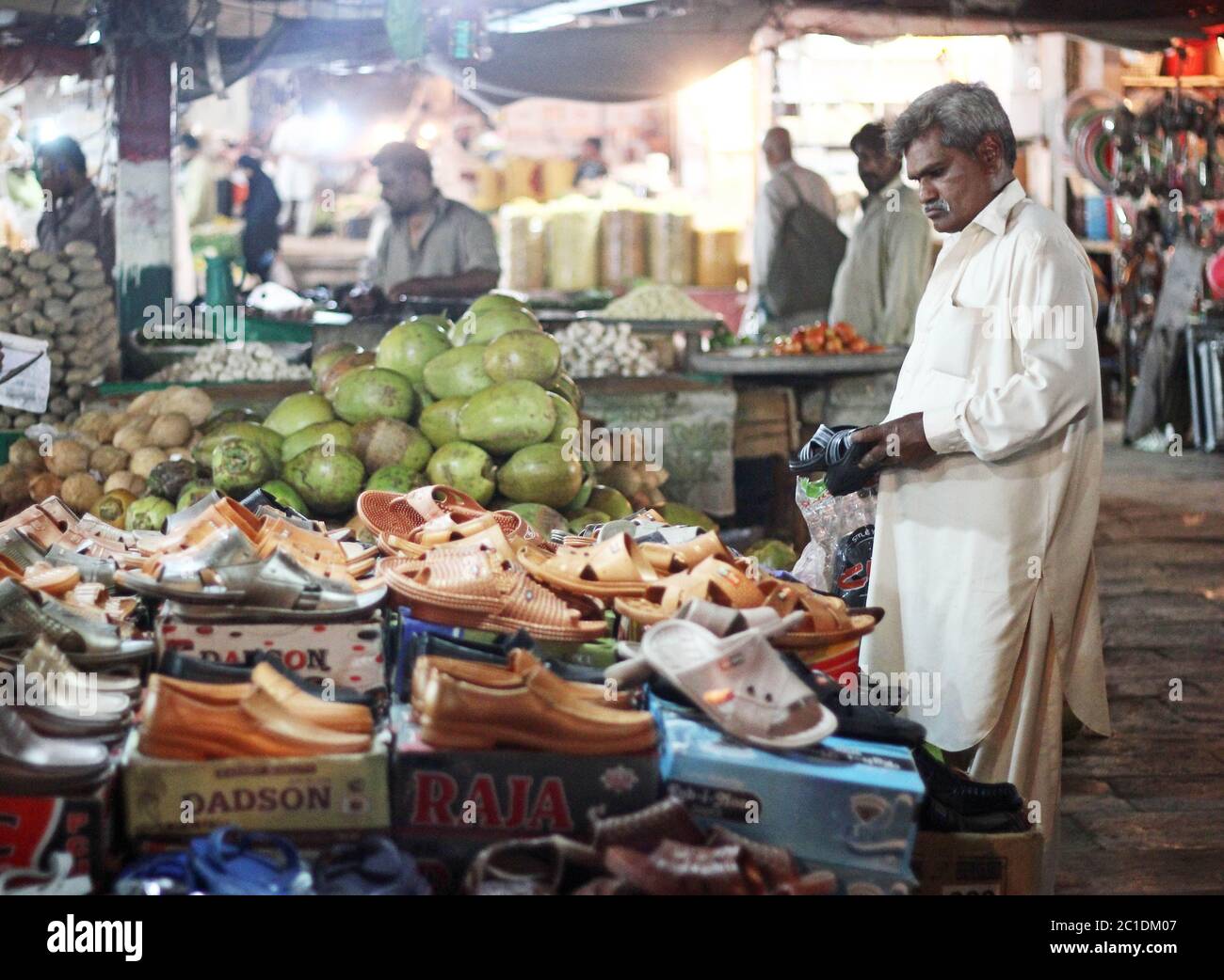 Fruit vegetable market in pakistan hires stock photography and images Alamy