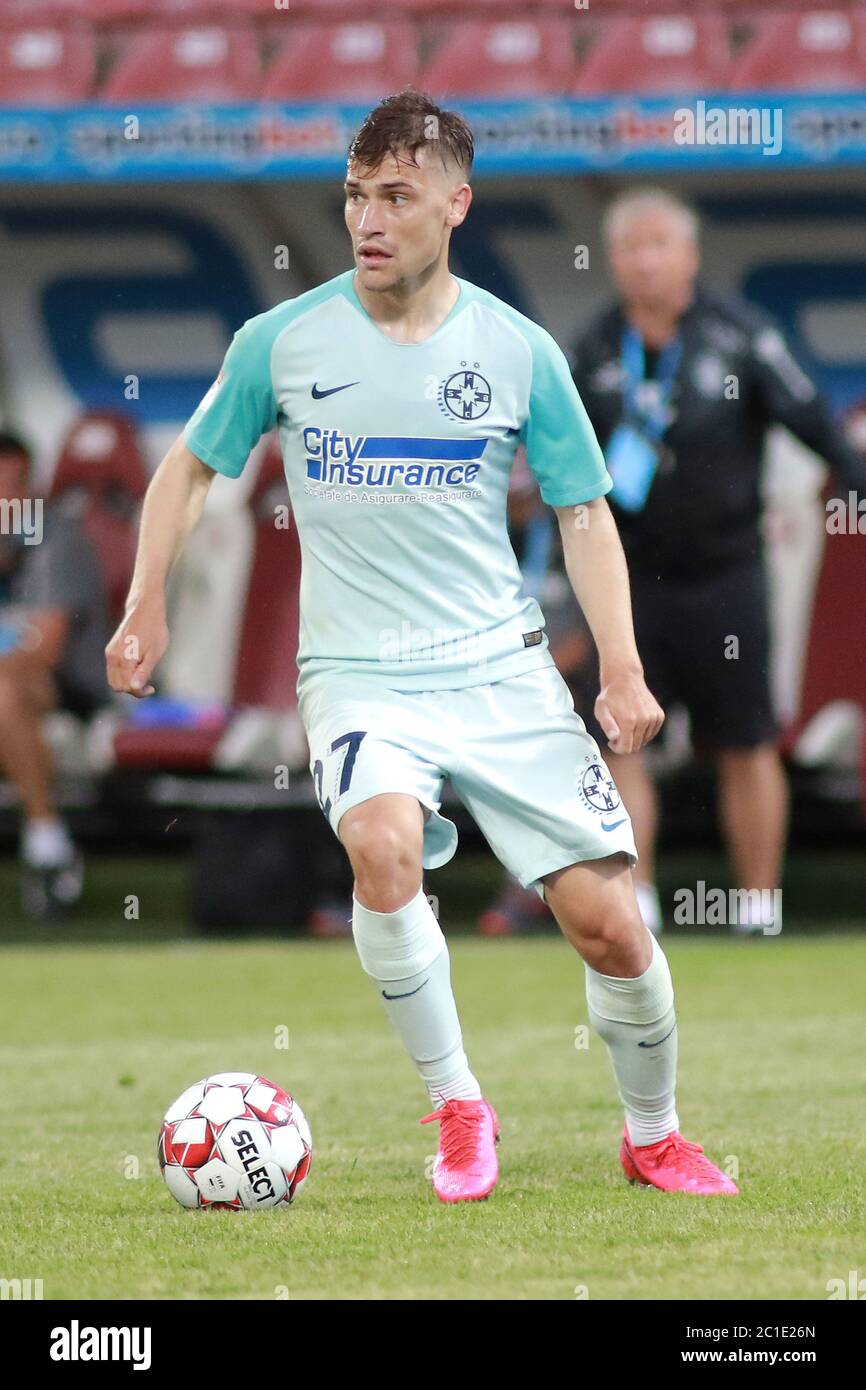 Steaua Bucharest Line Up Against VfB Stuttgart Editorial Stock Image -  Image of bombs, header: 32264489