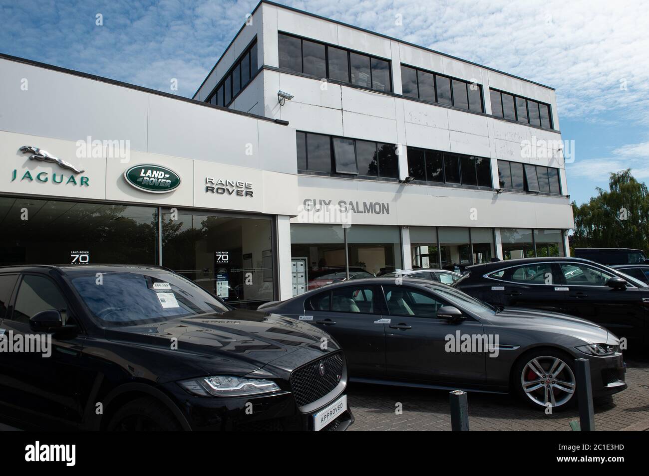 Range Rover Ascot Guy salmon hi-res stock photography and images - Alamy