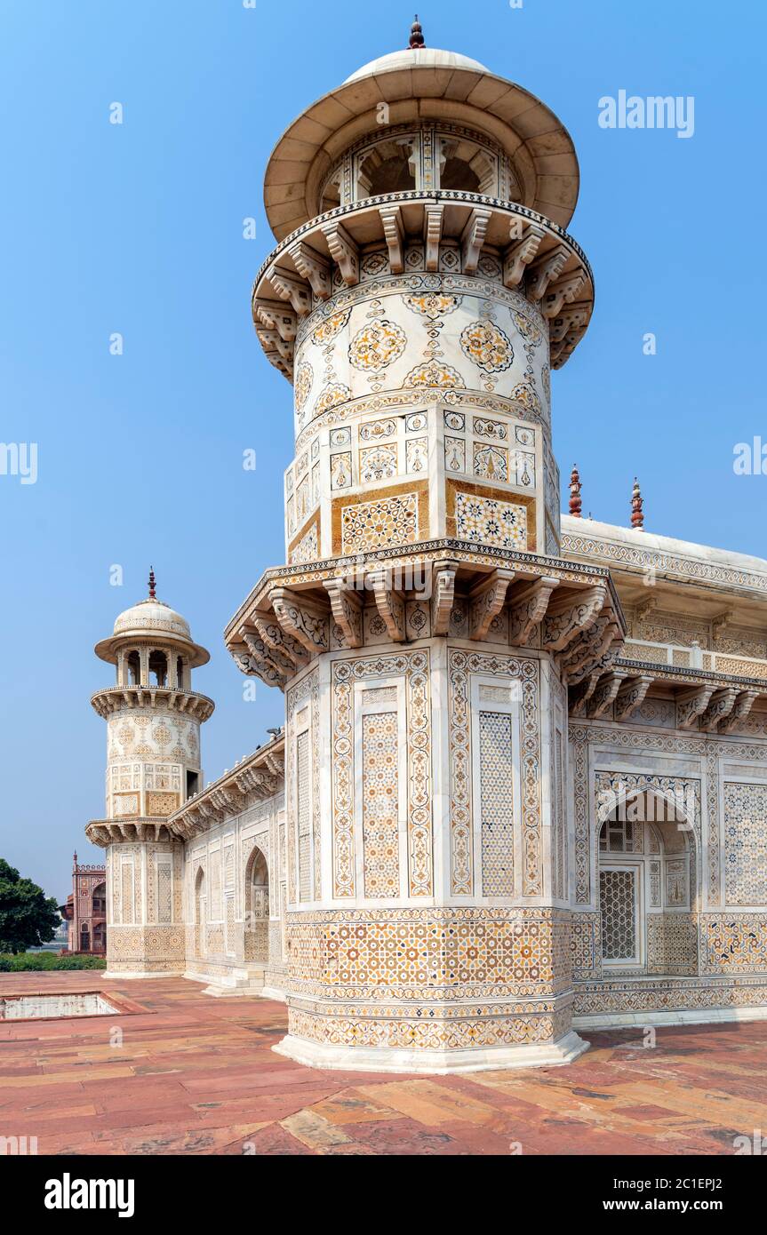 Side view of the Tomb of Itmad-ud-Daulah (I'timād-ud-Daulah), also known as "Baby Taj", a Mughal mausoleum in the city of Agra, Uttar Pradesh, India Stock Photo