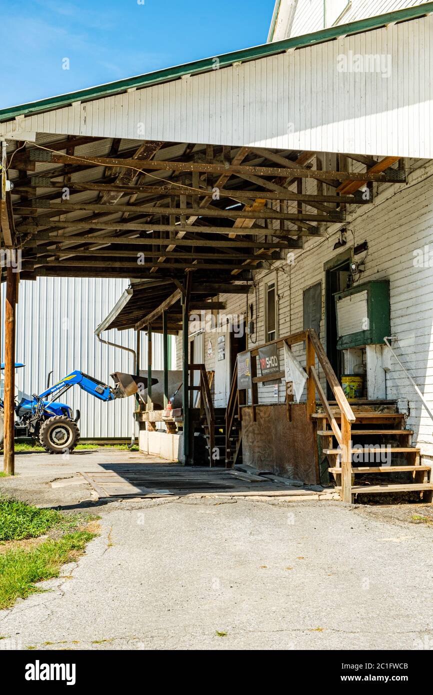 H O Andrews Feed Mill, Mapleton Farm and Garden, 175 Feed Mill Drive