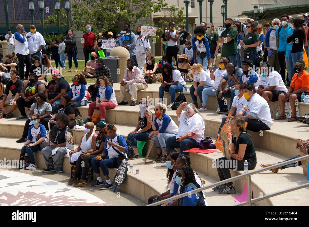 Oakland, CA - June 10, 2020: Protestors participating in  the George Floyd Black Lives Matter protest in Oakland, Rally at City Hall on 14th and Broad Stock Photo