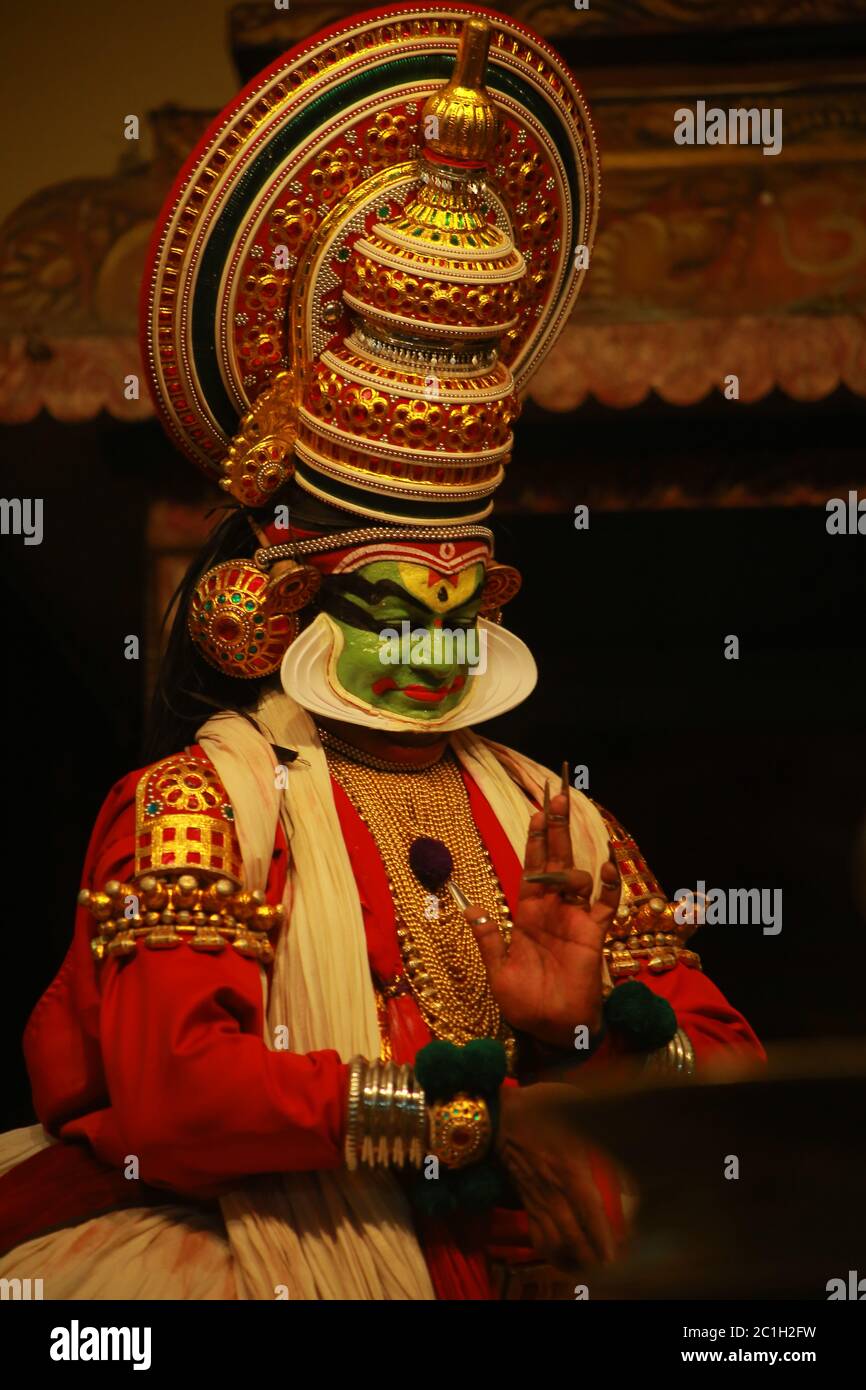 Kathakali The Most Beautiful Art Form Of Kerala God s Own Country kathakali-the-most-beautiful-art-form-of-kerala-god-s-own-country