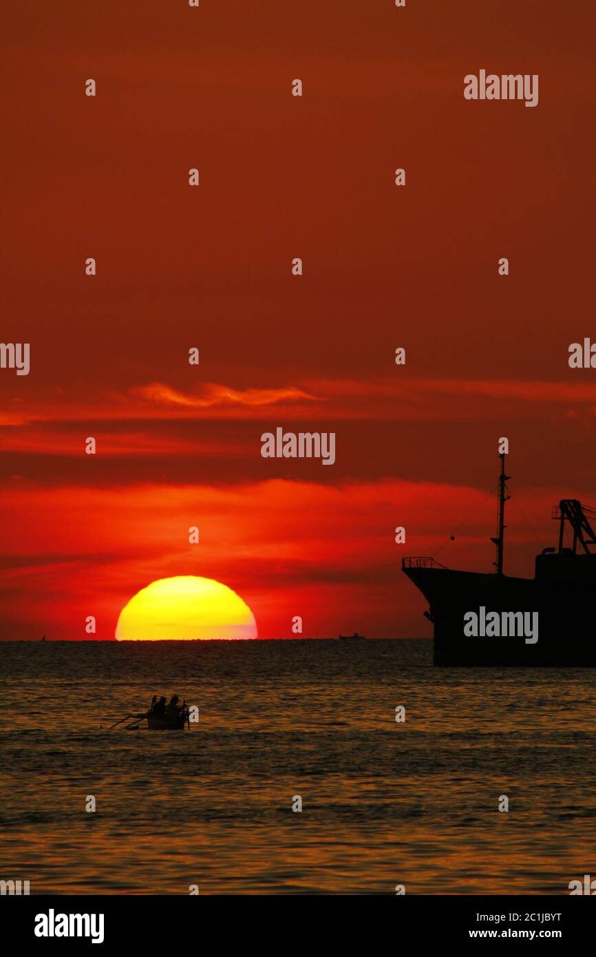 Big oil sunset hi-res stock photography and images - Alamy