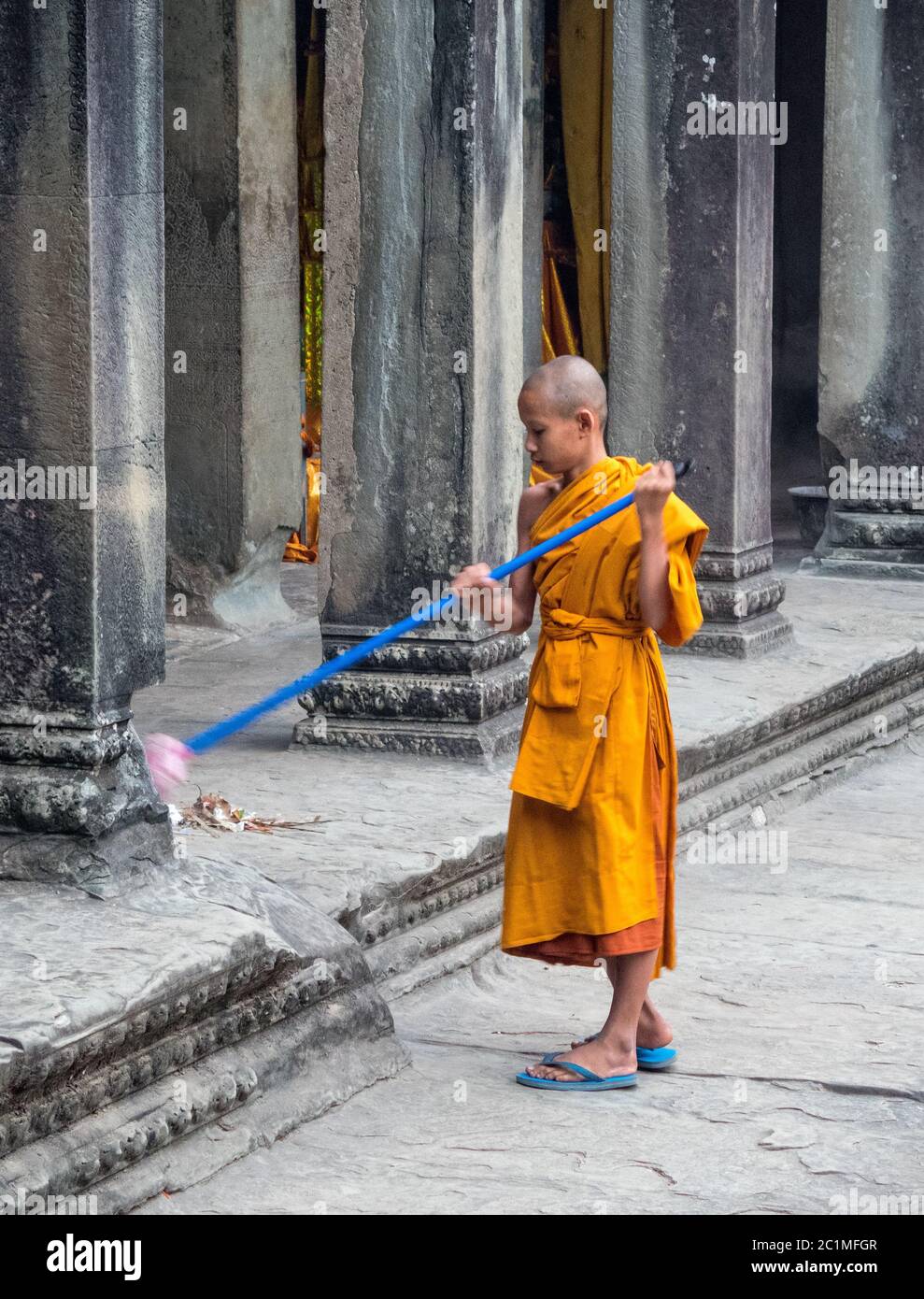Cambodia monk hi-res stock photography and images - Alamy
