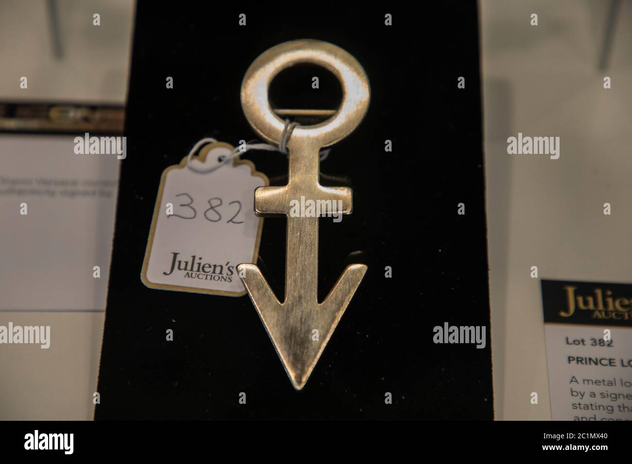 Beverly Hills, USA. 15th June, 2020. Prince love symbol bet buckle. Music Icons auction preview at JulienÕs Auctions. Hundreds of instruments, clothing, and curios owned by popular music icons including Prince, Curt Cobain, Elvis, Whitney Houston, Lady Gaga, and many more. 6/15/2020 Beverly Hills, CA USA (Photo by Ted Soqui/SIPA USA) Credit: Sipa USA/Alamy Live News Stock Photo