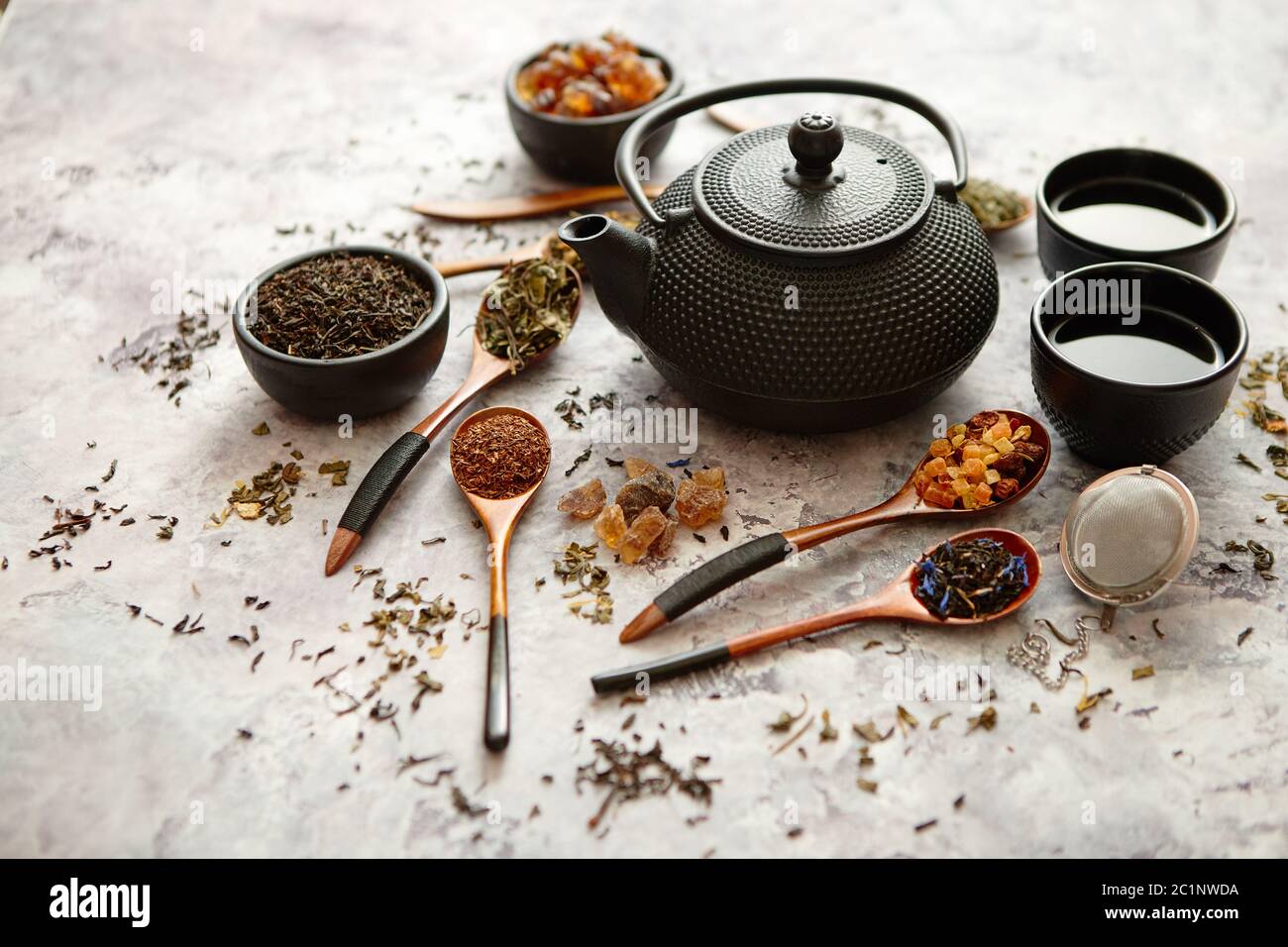 Iron vintage teapot and cups Stock Photo Alamy