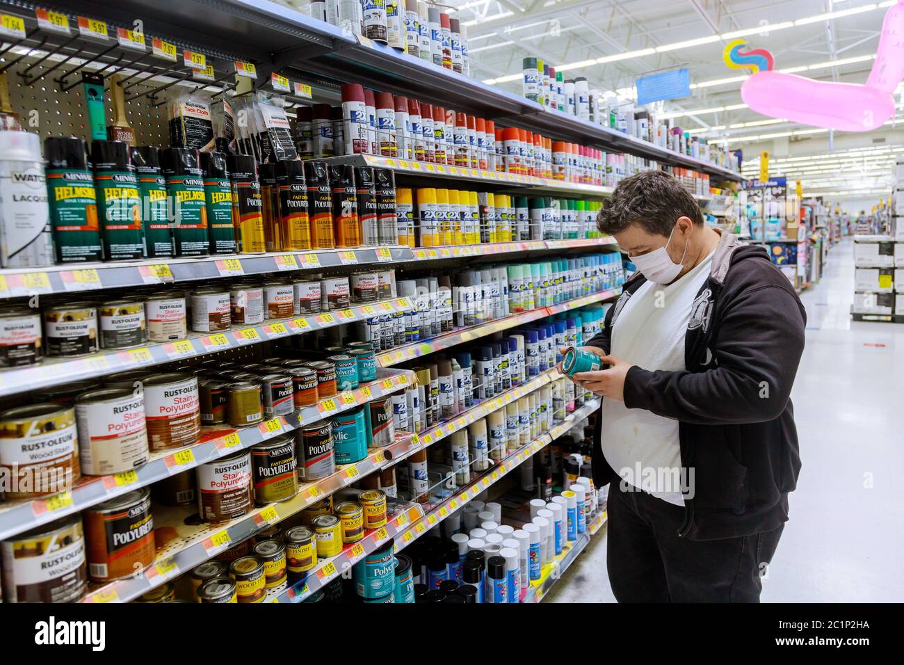 Shopping at walmart hires stock photography and images Alamy