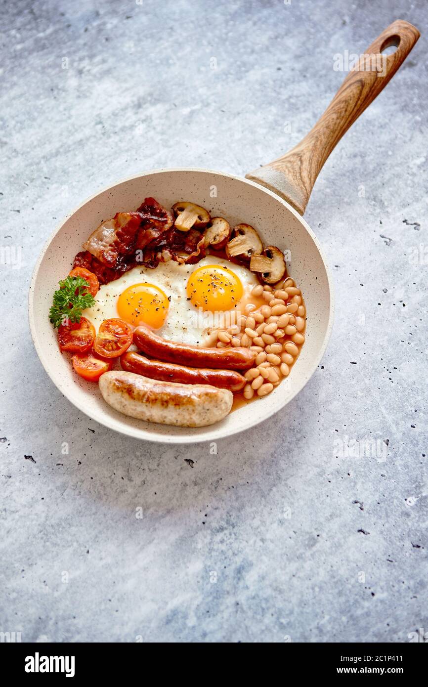 Traditional Full English Breakfast on frying pan Stock Photo - Alamy