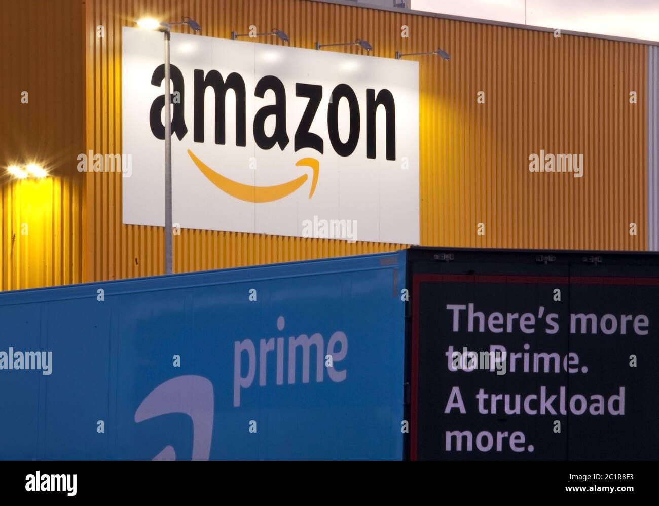 Amazon logistikzentrum hi-res stock photography and images - Alamy