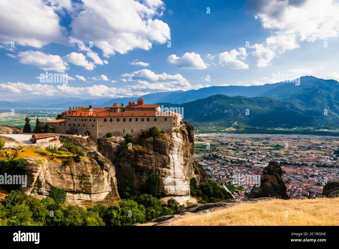 meteora-monastery-of-st-stephen-agios-stefanos-on-enormous-rock