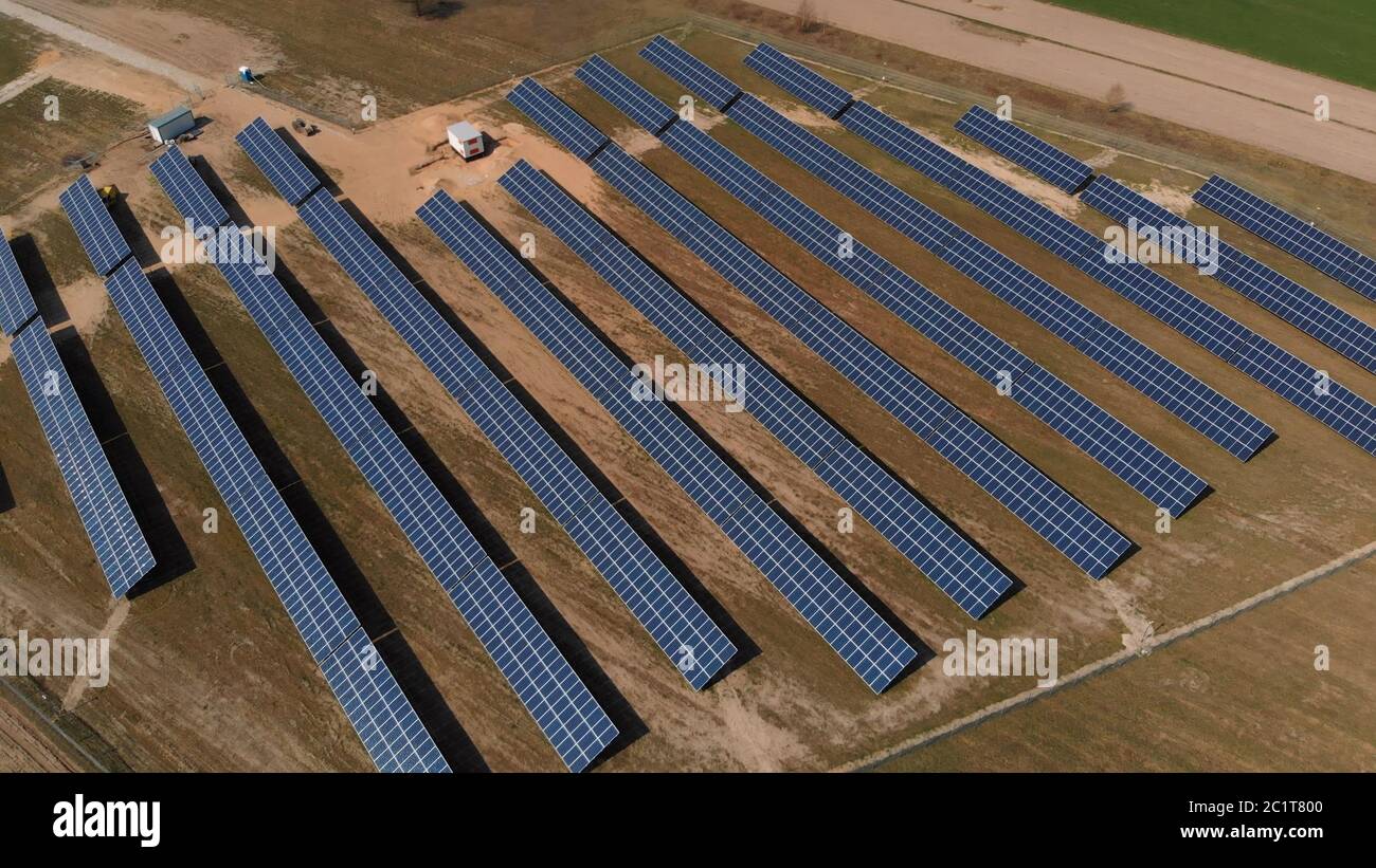 Solar farm aerial hi-res stock photography and images - Alamy