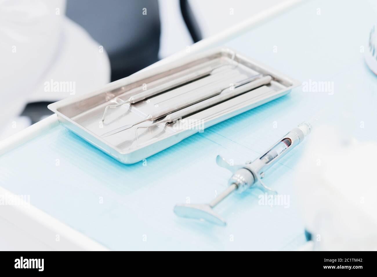 Dental syringe hires stock photography and images Alamy