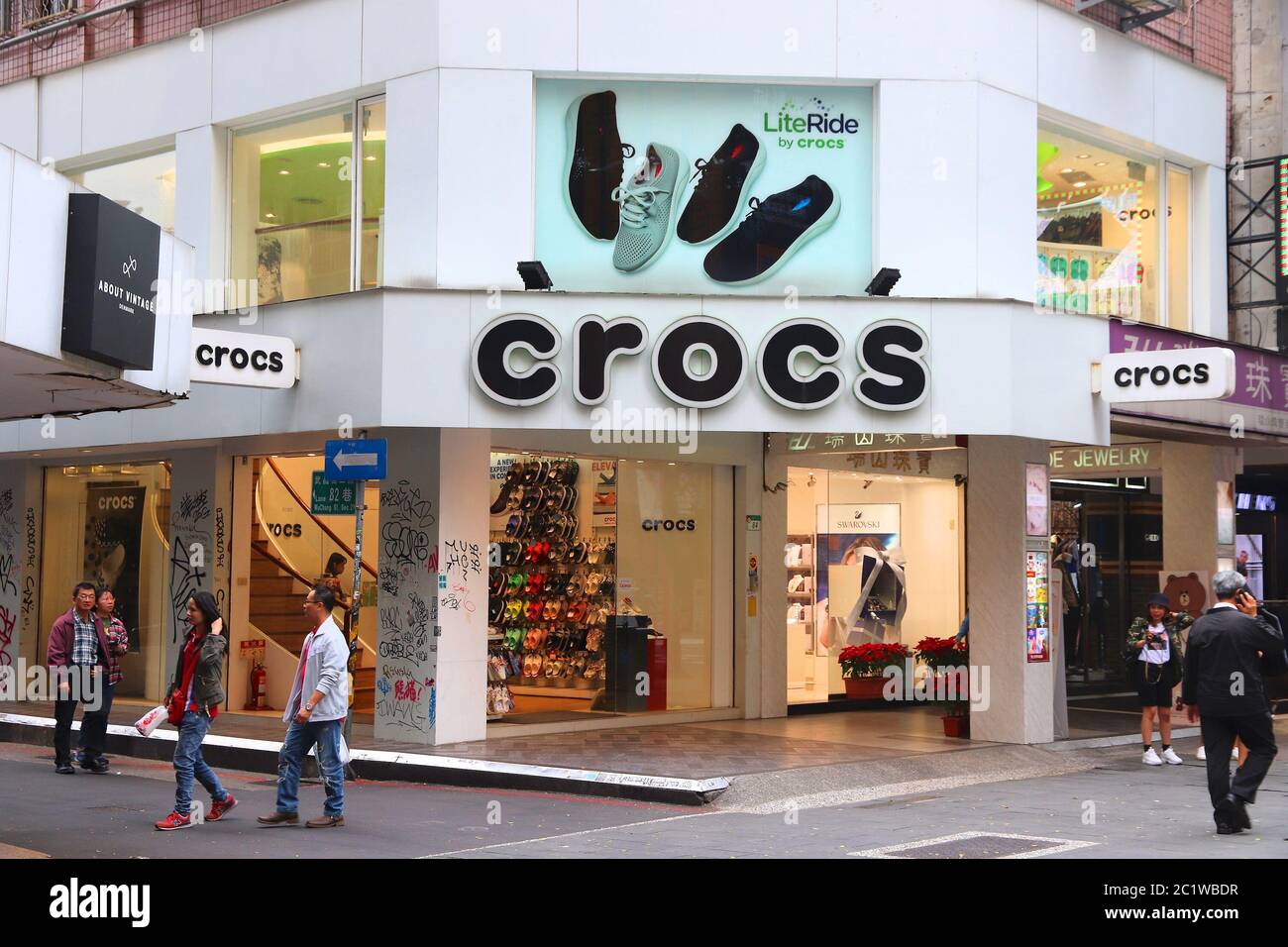 Crocs footwear hi-res stock photography and images - Alamy