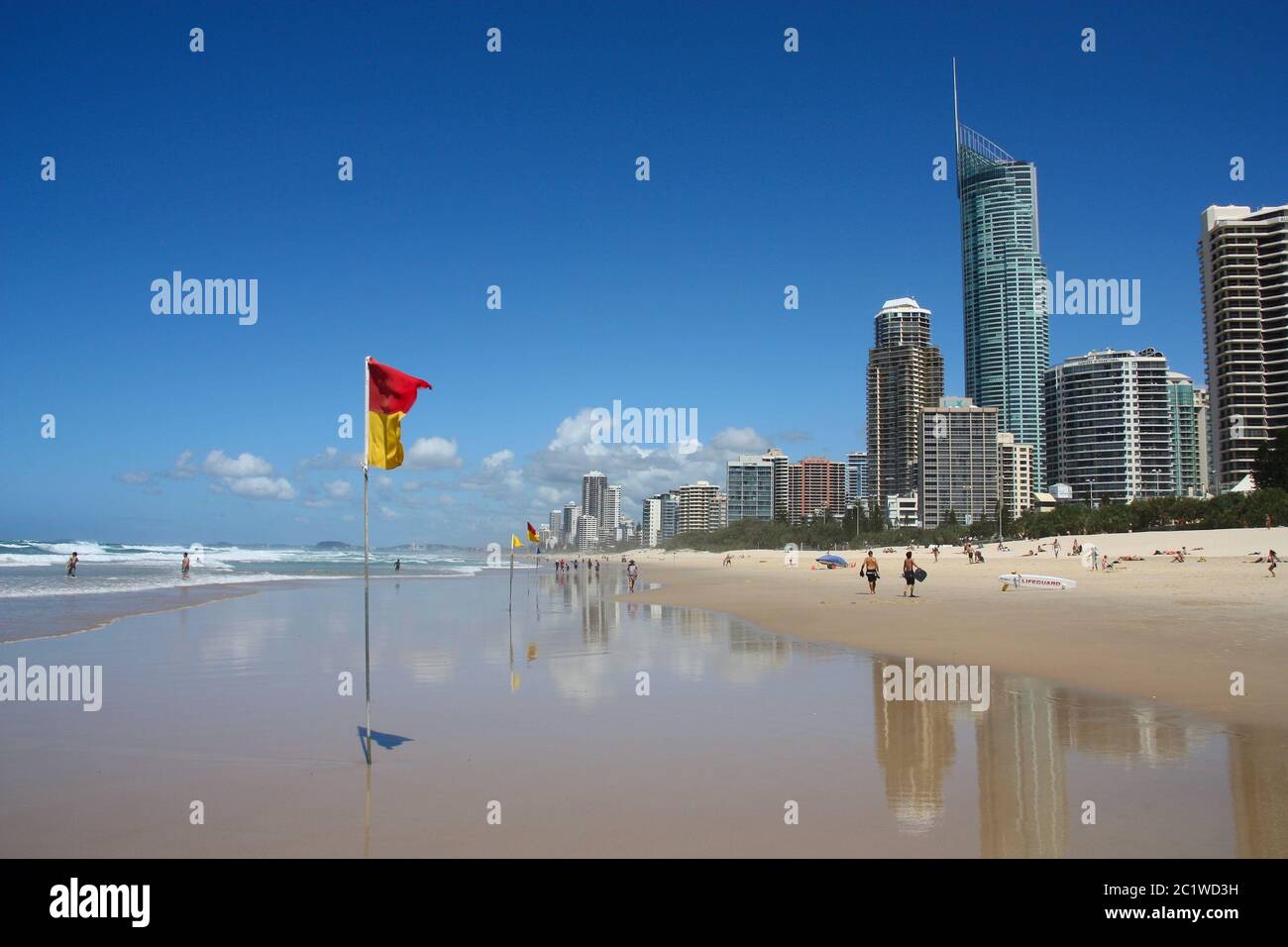 GOLD COAST, AUSTRALIA - MARCH 25, 2008: People walk in Surfers Paradise,  Gold Coast, Australia. With more than 500,000 people, it is the 6th most  popu Stock Photo - Alamy