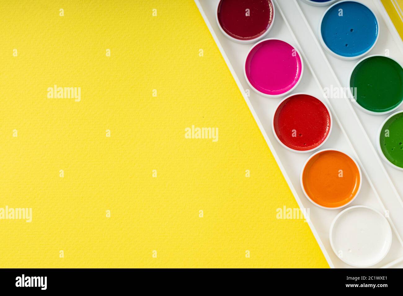 Water colour brush palette hi-res stock photography and images - Alamy