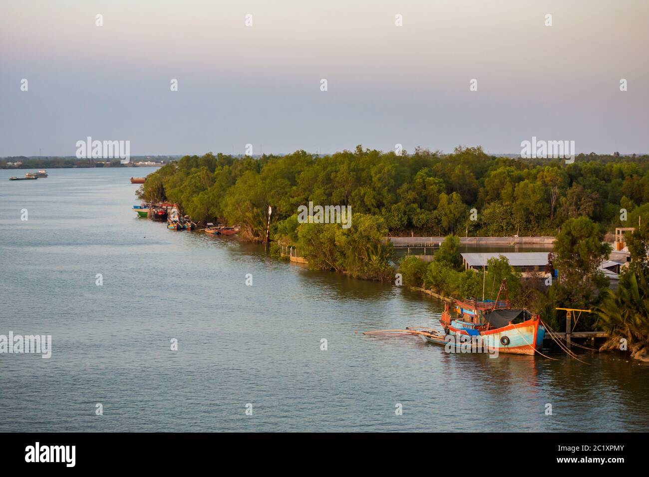 Vietnam Can Tho, Mekong Delta area. Life by the river Local vietnamese detail Stock Photo Alamy
