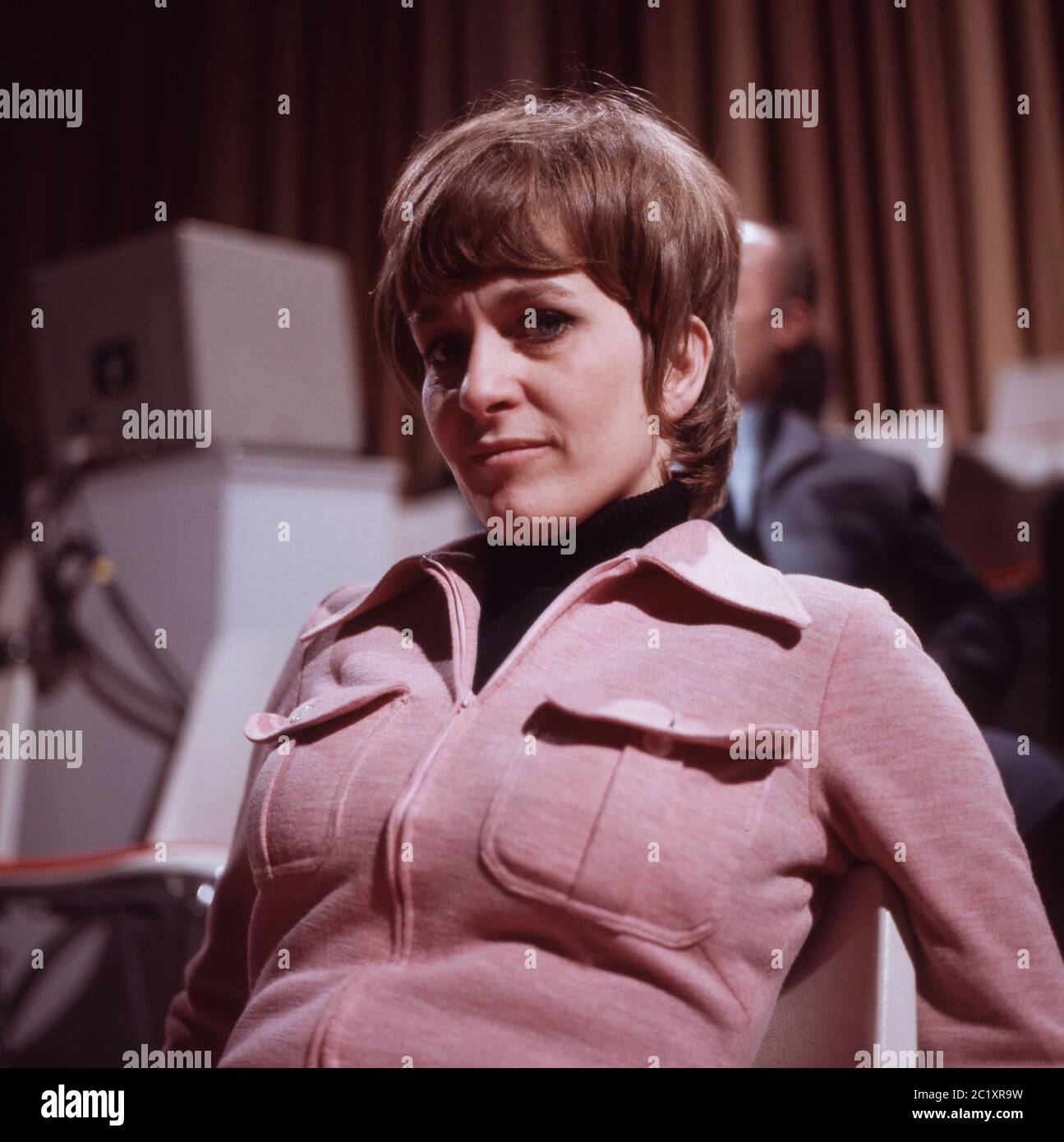 Siw Malmkvist, schwedische Schlagersängerin, in der Show 