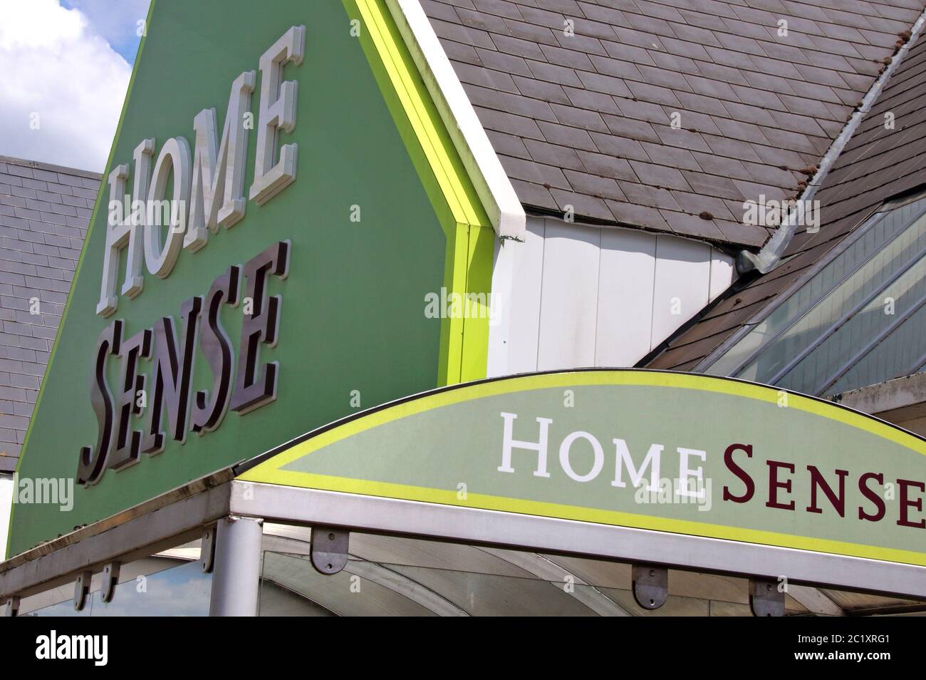 Home Sense logo seen at one of their branches. Stock Photo