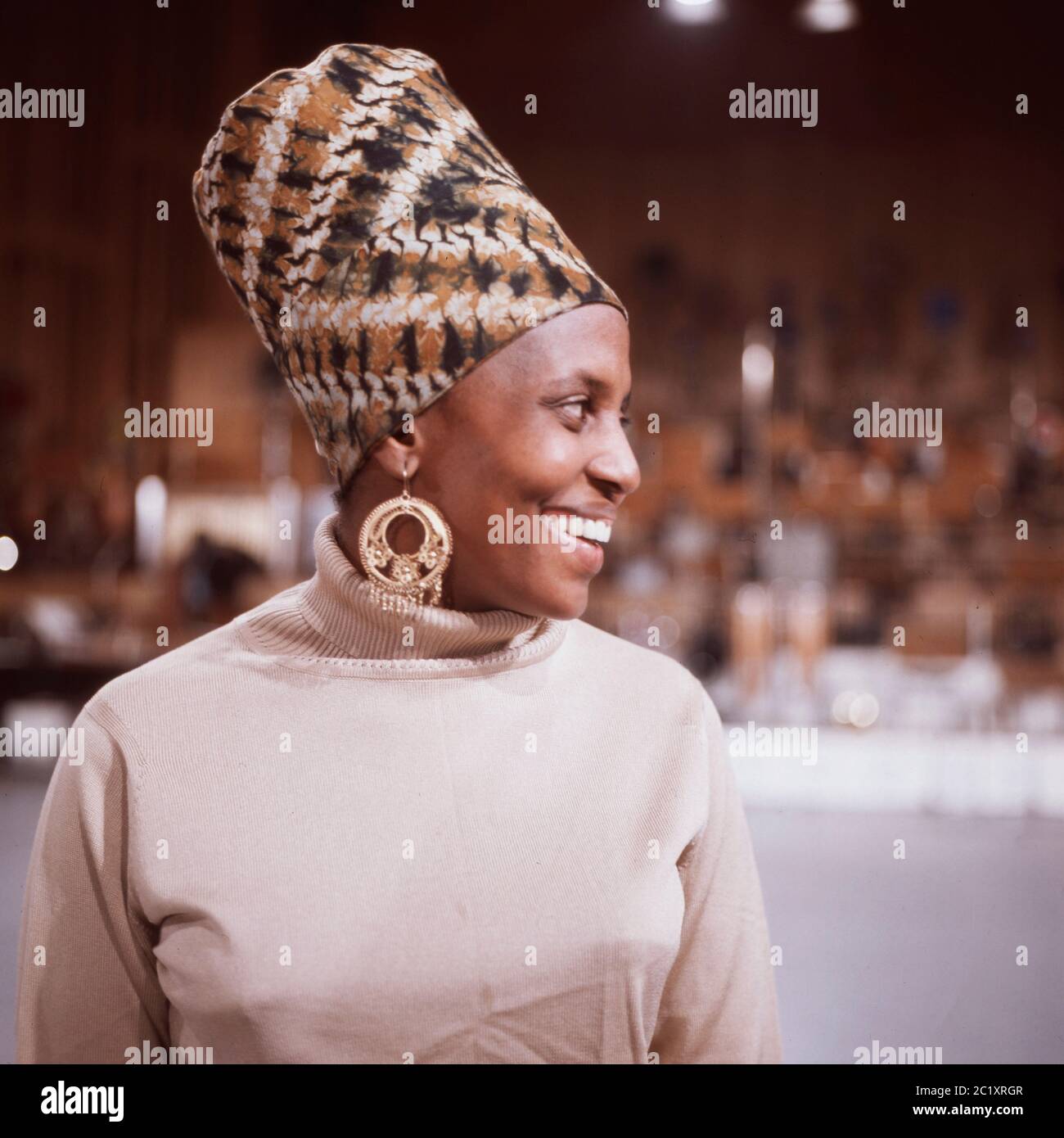 Miriam Makeba, südafrikanische Sängerin, bei Proben zu einem Konzert in Hamburg, Deutschland um 1969. South African singer Miriam Makeba doing rehearsals for a concert at Hamburg, Germany around 1969. Stock Photo