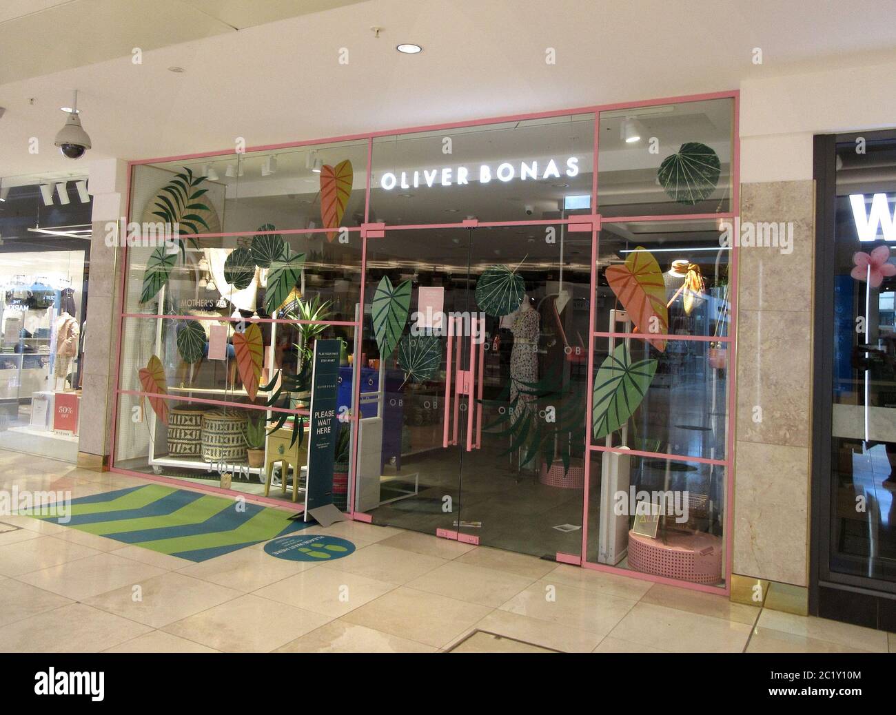 Oliver bonas hires stock photography and images Alamy