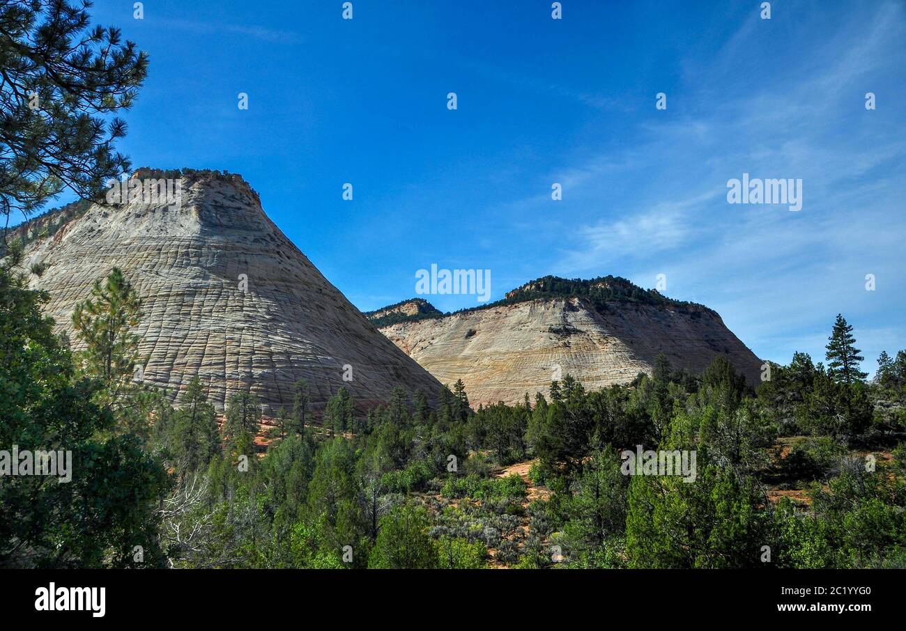 Checkerboard formation hi-res stock photography and images - Alamy