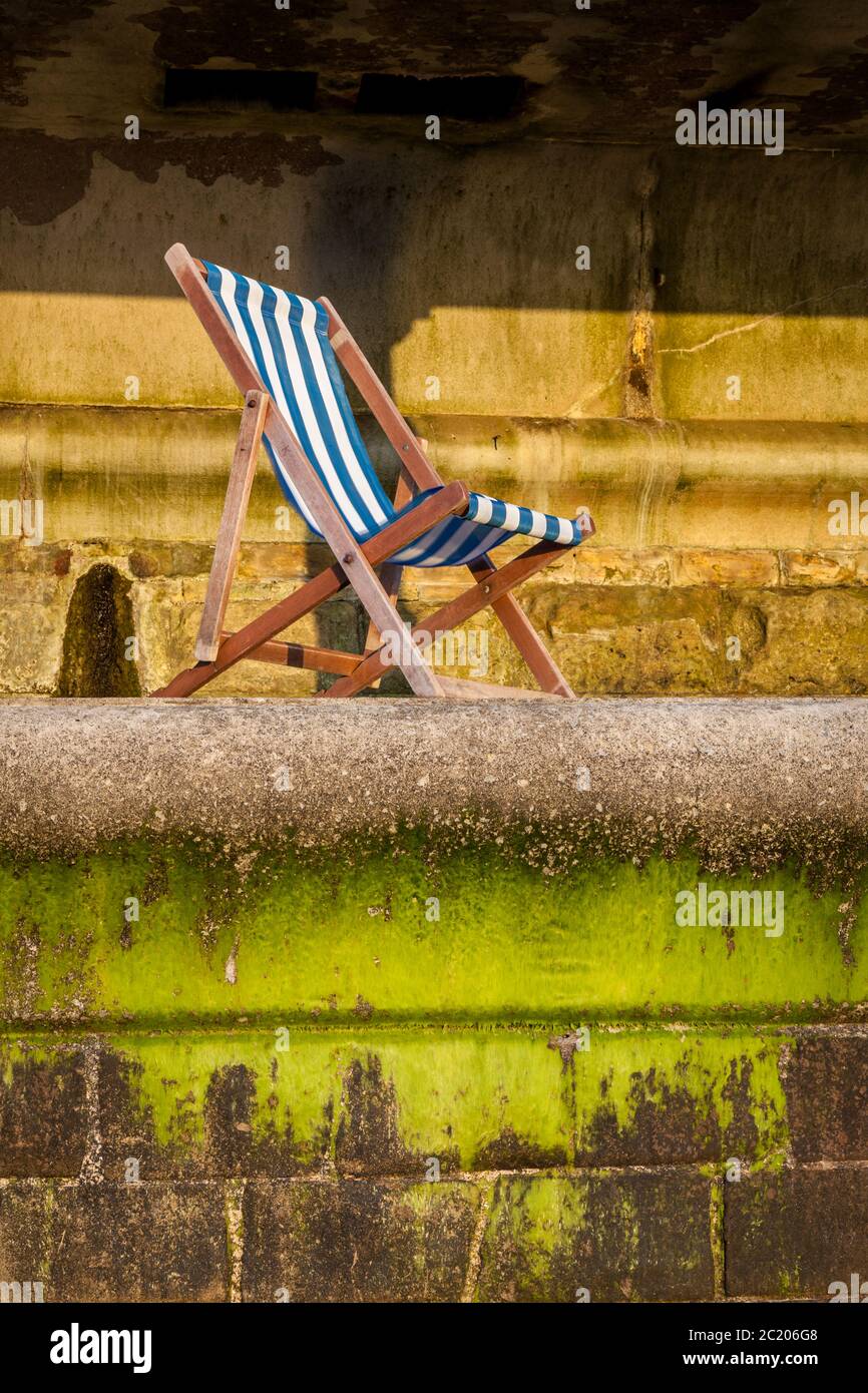Deck Chair, Sunrise, South Beach, Scarborough, East Yorkshire, England Stock Photo