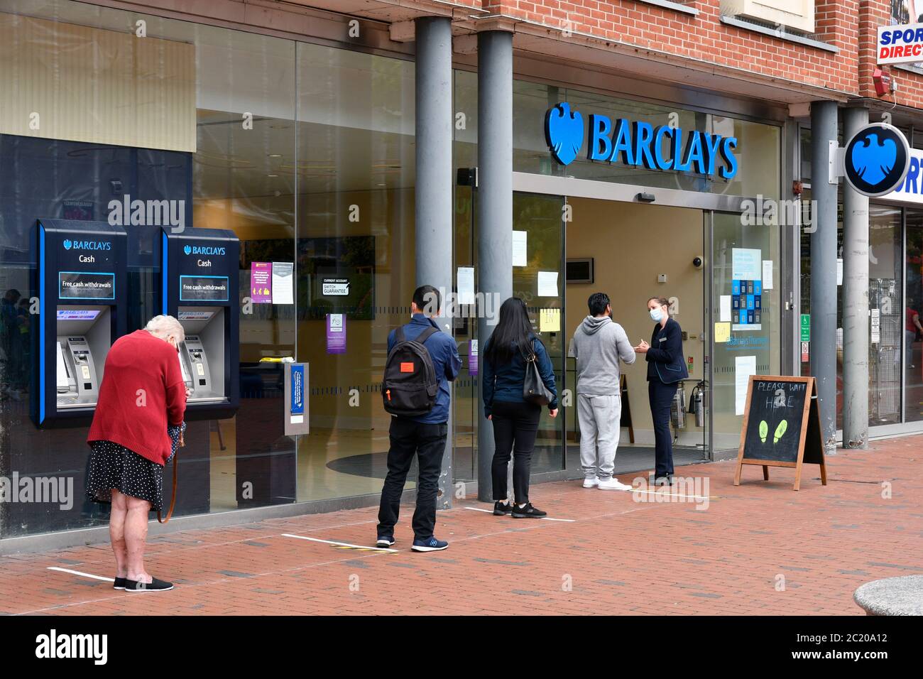Bank queue hi-res stock photography and images - Alamy