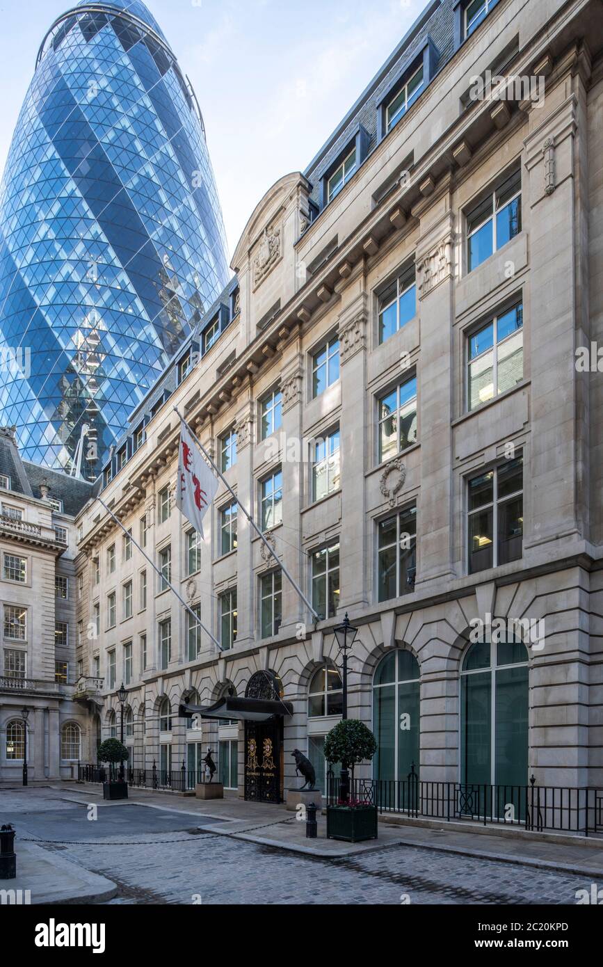Main elevation and entrance, with the Gherkin in the background. Leathersellers' Hall, London, United Kingdom. Architect: Eric Parry Architects Ltd, 2 Stock Photo