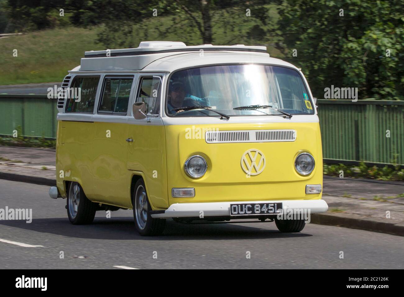 OUC845L VW Devon Moonraker. Touring campers and Motorhomes, campervans, RV leisure vehicle, family holidays, caravanette vacations, volkswagen Stock Photo