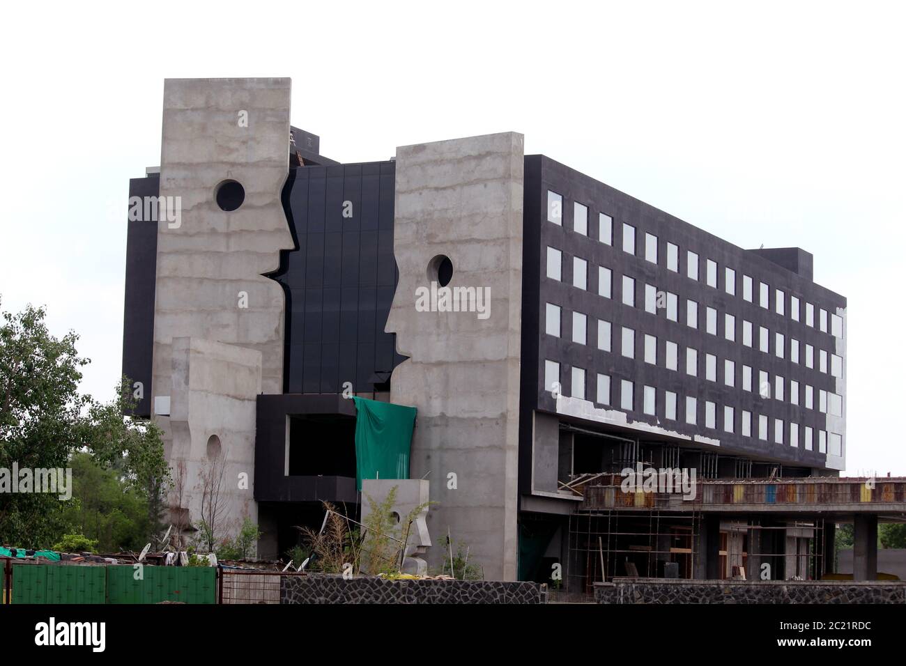 Under construction building, Shopping Mall, The building is in the ...