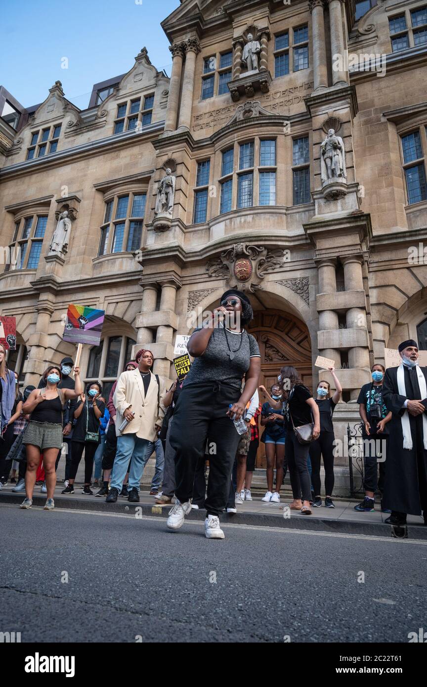 Oxford, UK. 16th June, 2020. Black Lives Matter protest through Oxford to build pressure on Oxford University to remove the statue of the slave trader Cecil Rhodes from Oriel College. Credit: Andrew Walmsley/Alamy Live News Stock Photo