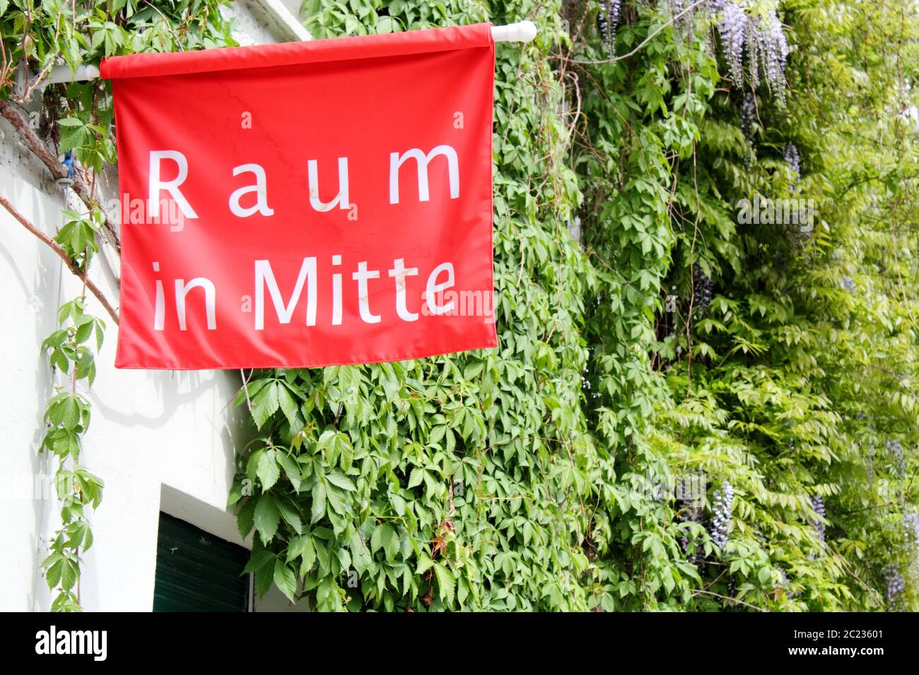 Room in the middle Stock Photo - Alamy