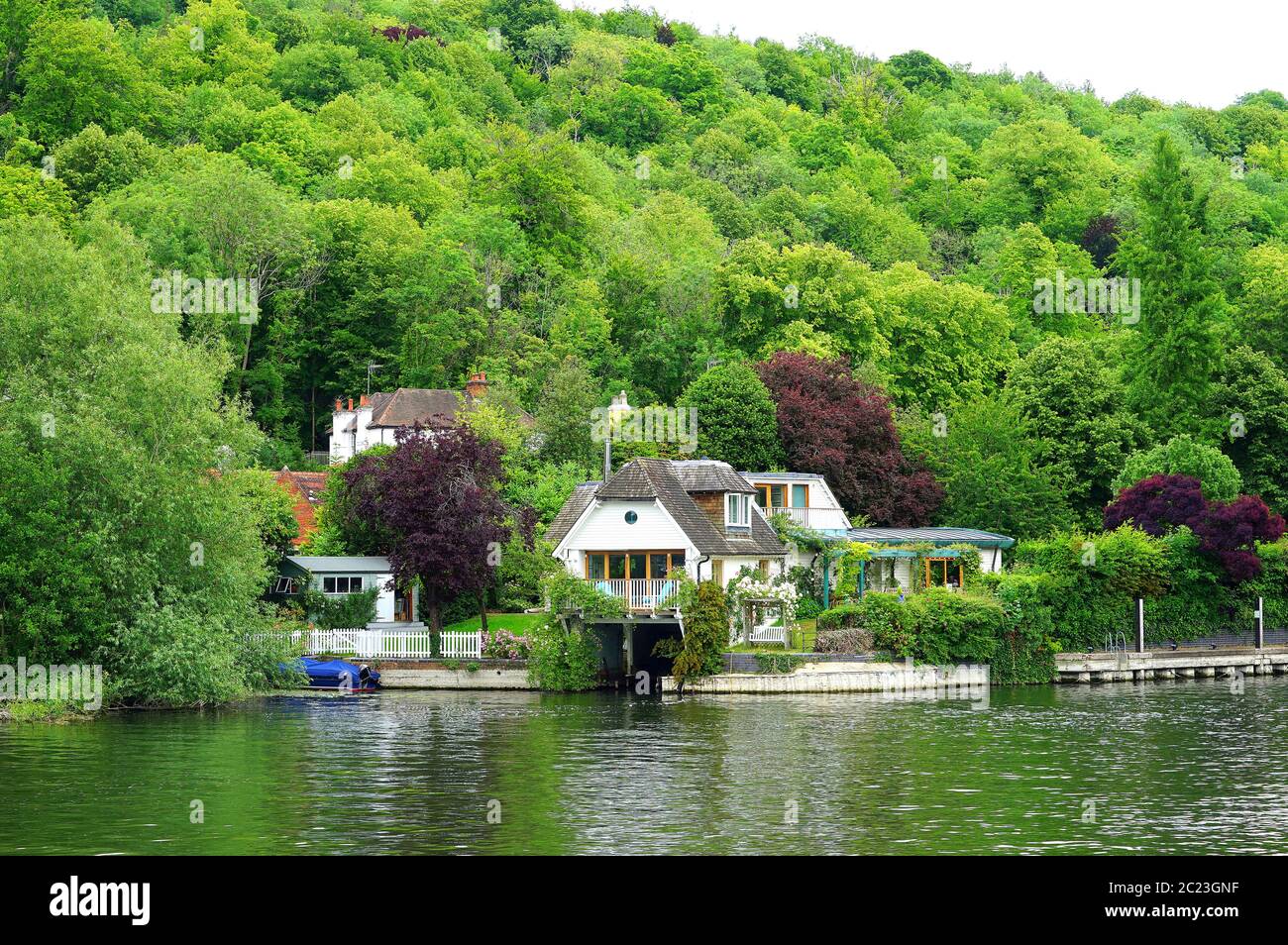 Attractive house on the Thames near Henley Stock Photo