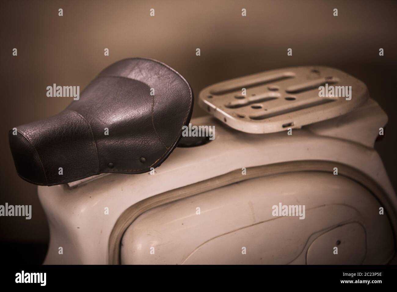 Close up shot of a vintage motorcycle seat and rear rack Stock Photo ...