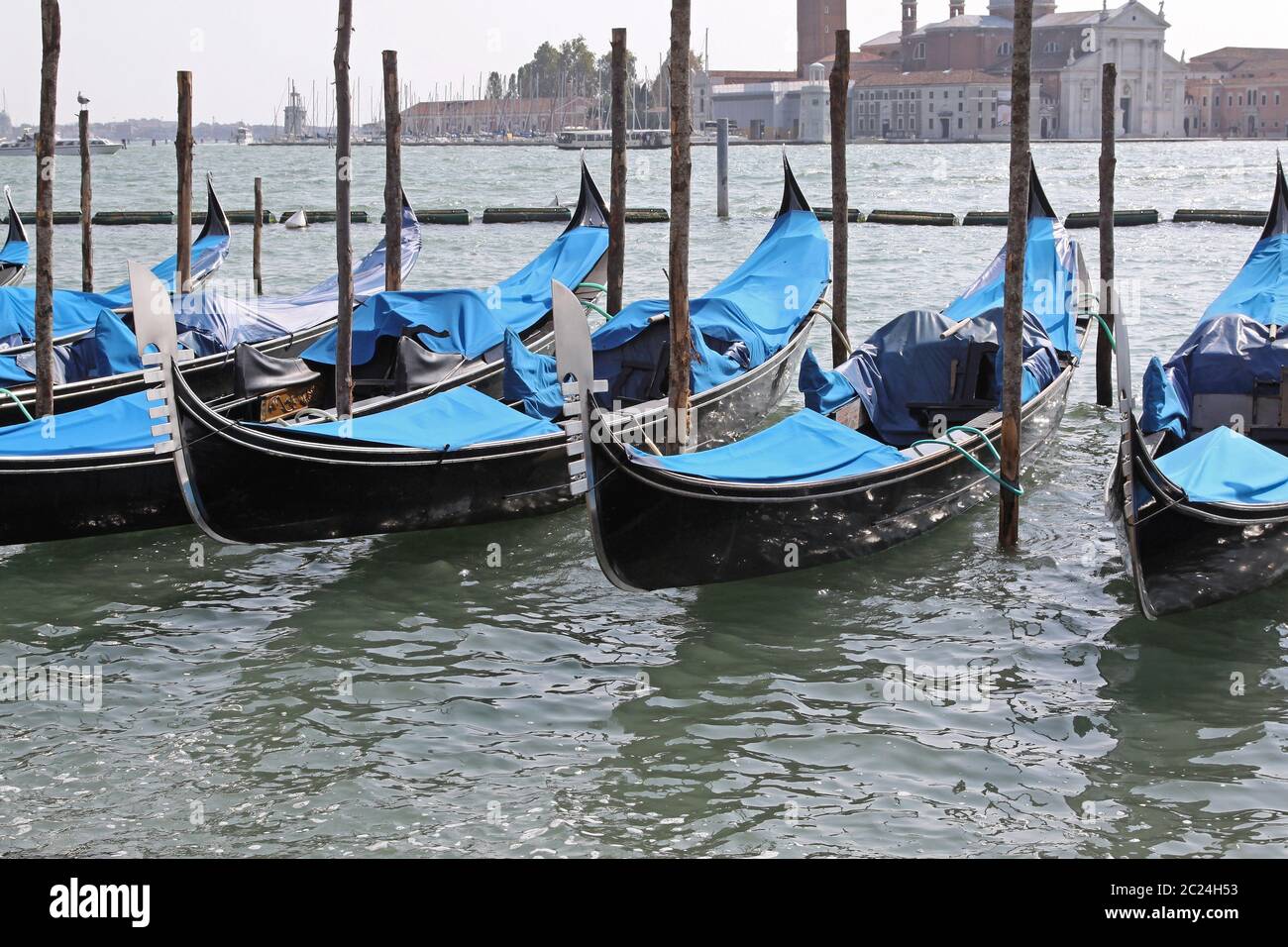 Traditional gondola boats hi-res stock photography and images - Alamy