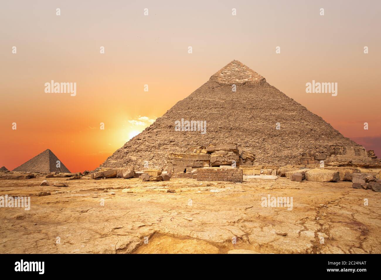 Sunset in the desert and the Pyramid of Khafre, Egypt Stock Photo - Alamy