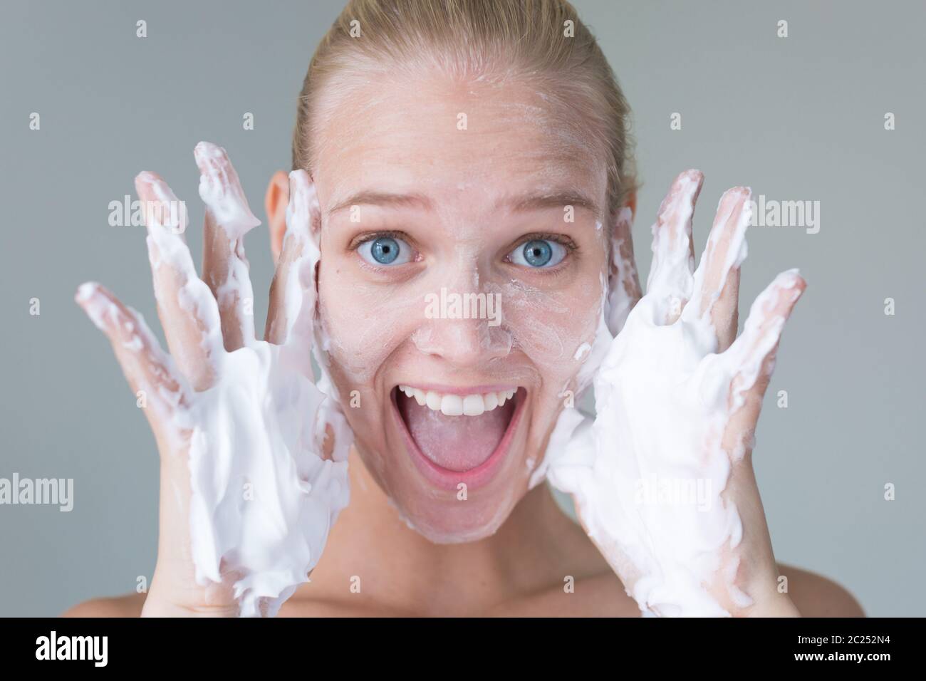 Woman face in water bubbles hi-res stock photography and images - Alamy