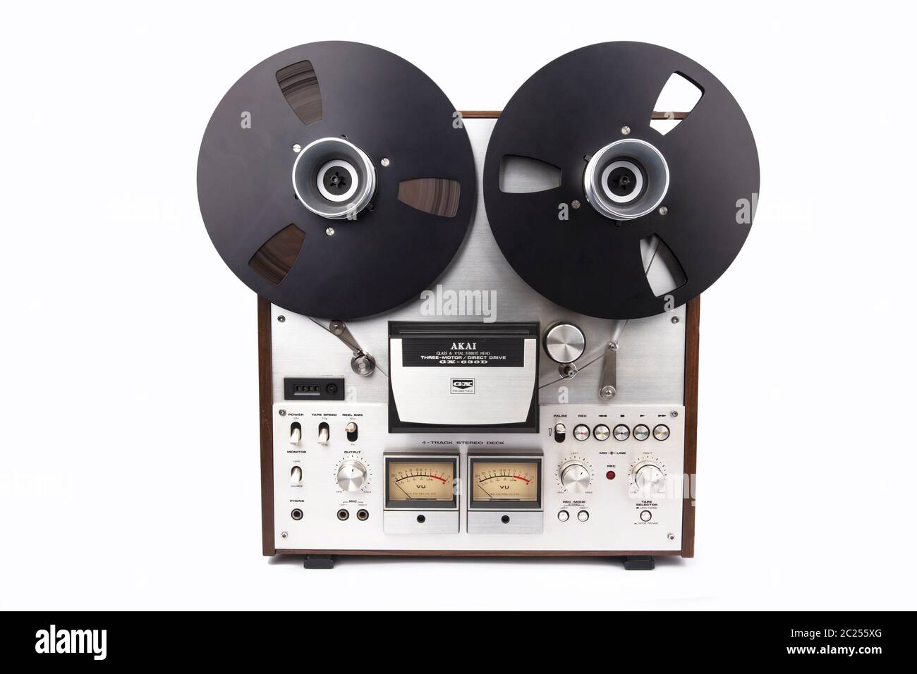 WETZLAR, Germany - Mai 1, 2020: AKAI GX 630d REEl to REEl Audio Tape  Recorder. Made in: Japan from 1976-1978 Stock Photo - Alamy