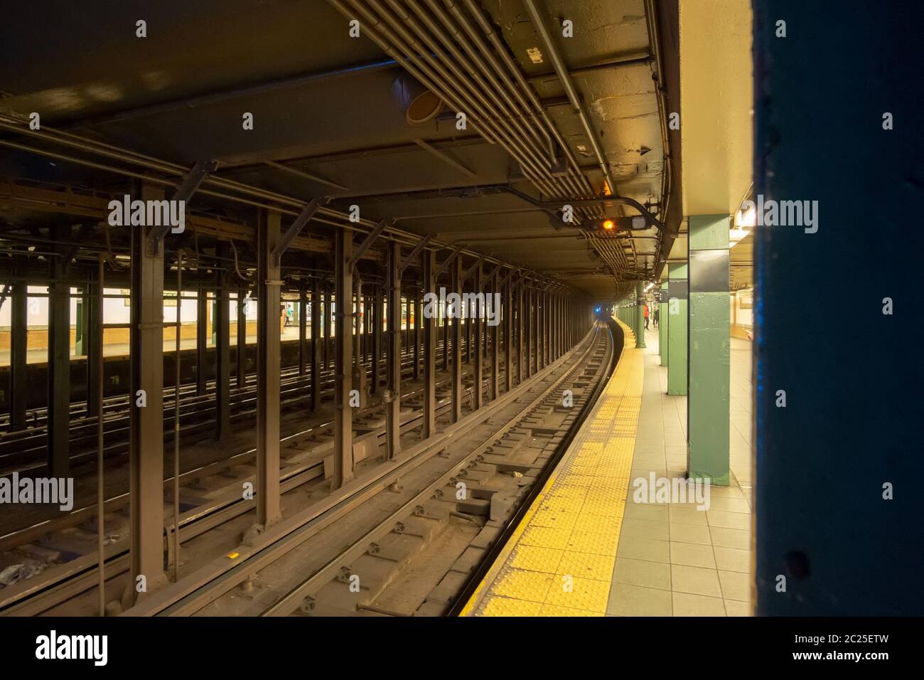 New york city train station hi-res stock photography and images - Alamy